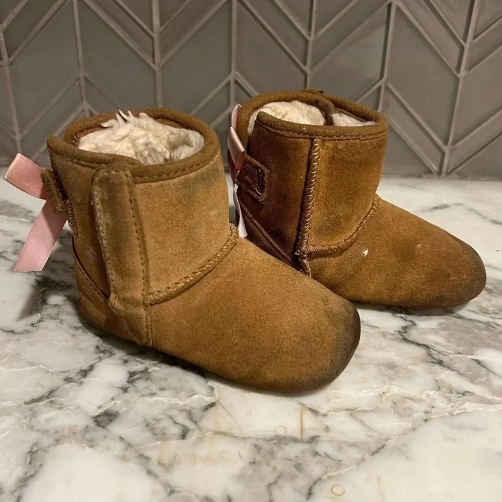 $18 ADD ON Jesse Bow Ugg booties‎ 2-3c 2c 3c bow shearling baby girl